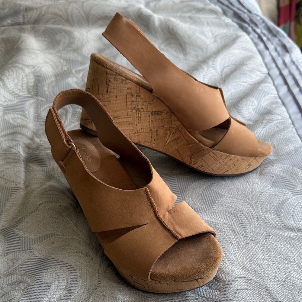 Clarks Artisan Tan Leather Cork Wedge Sandals size 7.5